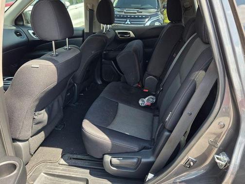 Gun Metallic 2020 Nissan Pathfinder S