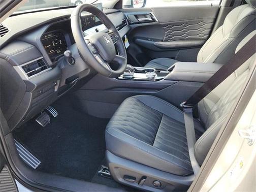 2025 Mitsubishi Outlander SEL