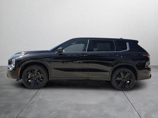 Black Diamond 2026 Mitsubishi Outlander LE