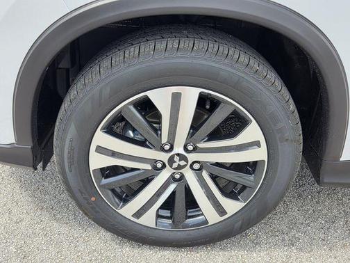 Diamond White 2026 Mitsubishi Outlander Sport 2.0 SE