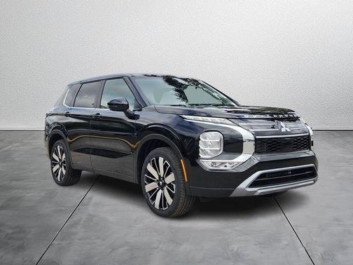 Black Diamond 2026 Mitsubishi Outlander SE