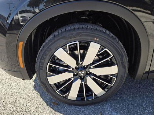 Black Diamond 2026 Mitsubishi Outlander SE