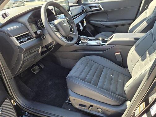 Black Diamond 2026 Mitsubishi Outlander SE