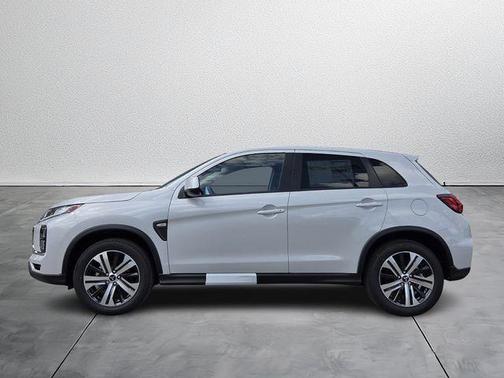 Diamond White 2026 Mitsubishi Outlander Sport 2.0 ES