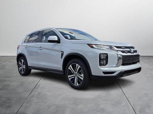 Diamond White 2026 Mitsubishi Outlander Sport 2.0 ES