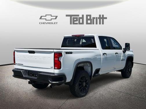 Summit White 2026 Chevrolet Silverado 2500 LT
