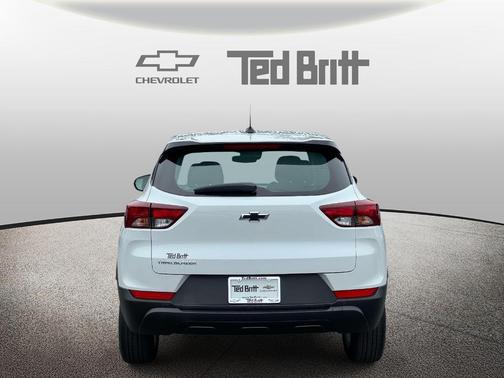 Summit White 2021 Chevrolet Trailblazer LS