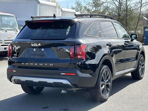 Ebony Black 2022 Kia Sorento X-Line EX