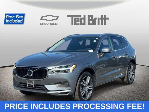 Gray Metallic 2018 Volvo XC60 T5 Momentum