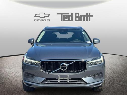 Gray Metallic 2018 Volvo XC60 T5 Momentum