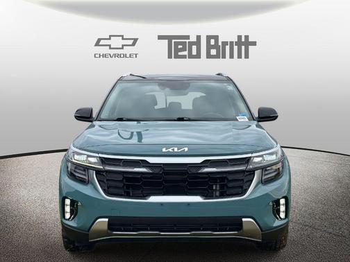 Blue / Black 2024 Kia Seltos SX