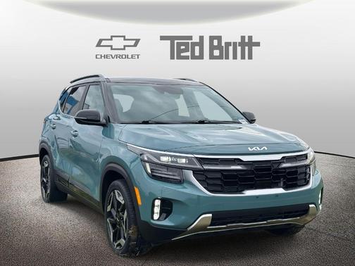 Blue / Black 2024 Kia Seltos SX