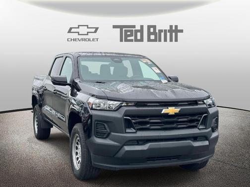 Black 2024 Chevrolet Colorado WT