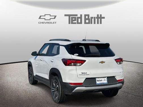 Summit White 2026 Chevrolet Trailblazer LT