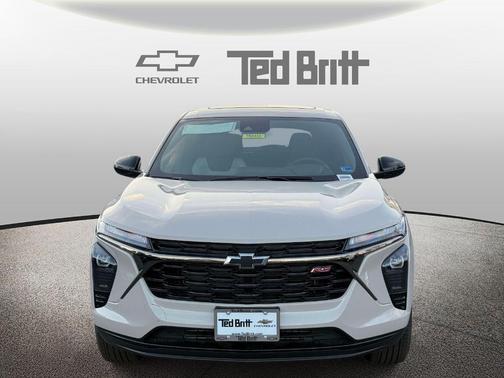 White 2026 Chevrolet Trax 1RS