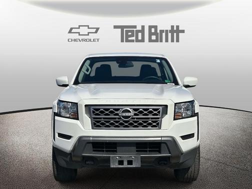 Glacier White 2022 Nissan Frontier SV
