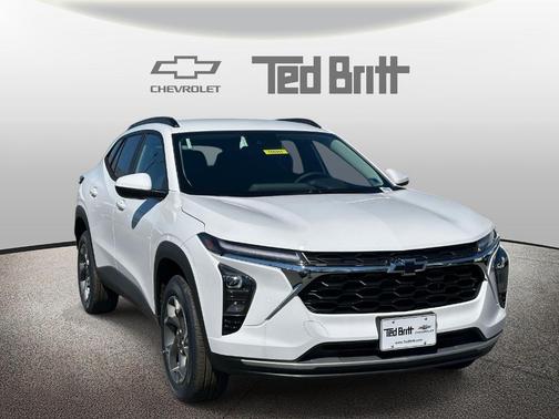 Summit White 2026 Chevrolet Trax LT