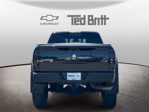 Brilliant Black Crystal Pearlcoat 2018 RAM 2500 Laramie