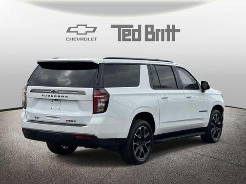 Summit White 2022 Chevrolet Suburban RST