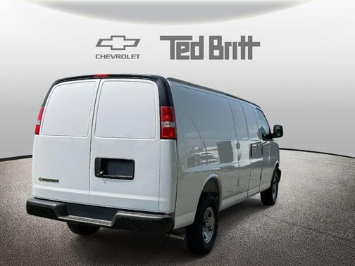 Summit White 2025 Chevrolet Express 3500 Work Van