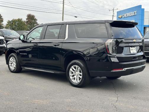 Black 2026 Chevrolet Suburban LT