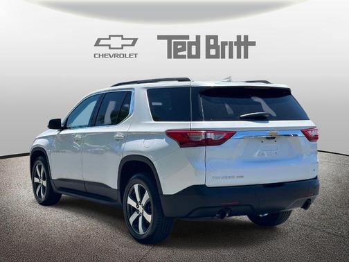 Pearl 2021 Chevrolet Traverse LT Leather