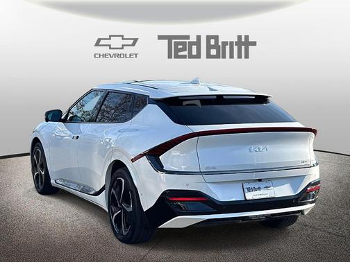 Snow White Pearl 2024 Kia EV6 GT-Line