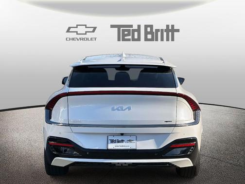 Snow White Pearl 2024 Kia EV6 GT-Line