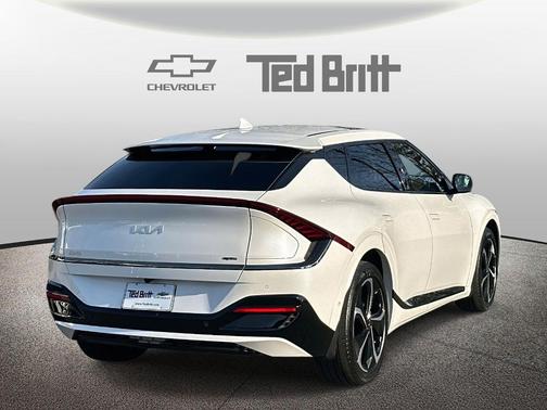 Snow White Pearl 2024 Kia EV6 GT-Line