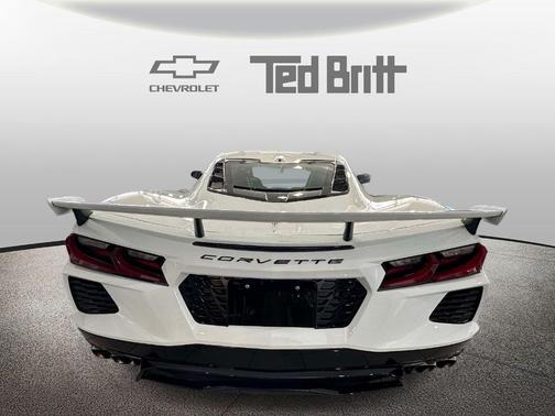 Arctic White 2025 Chevrolet Corvette Stingray w/2LT