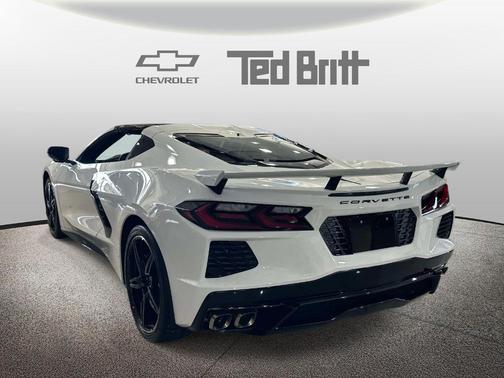 Arctic White 2025 Chevrolet Corvette Stingray w/2LT