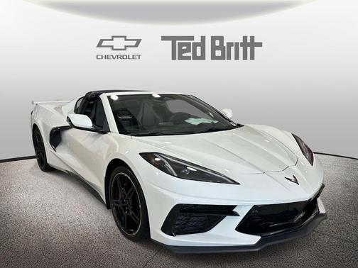 Arctic White 2025 Chevrolet Corvette Stingray w/2LT