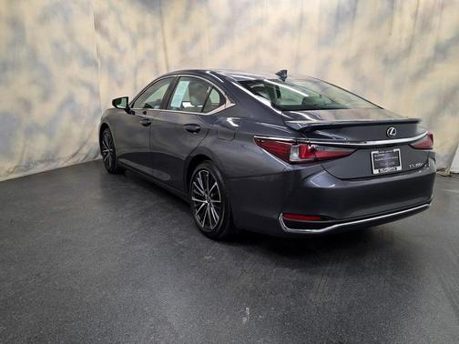 2024 Lexus ES 300h Base