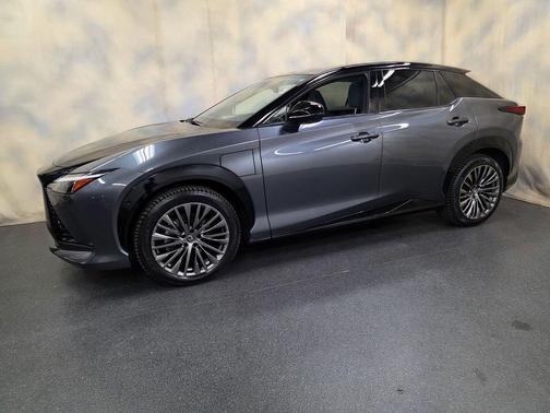 Cloudburst Gray/Black 2023 Lexus RZ 450e Luxury