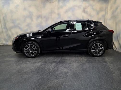 2025 Lexus UX 300h F SPORT Design