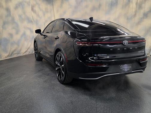 2025 Toyota Crown Platinum