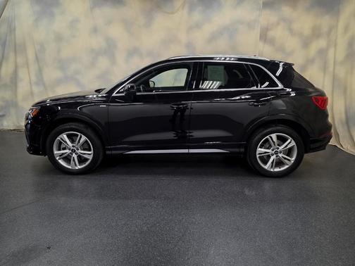 2023 Audi Q3 45 S line Premium