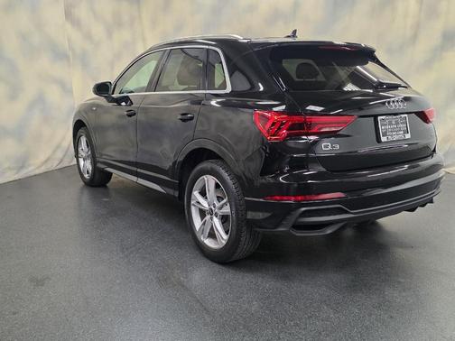 2023 Audi Q3 45 S line Premium