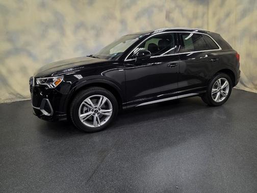 2023 Audi Q3 45 S line Premium