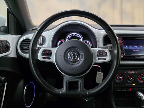 2016 Volkswagen Beetle 1.8T SE
