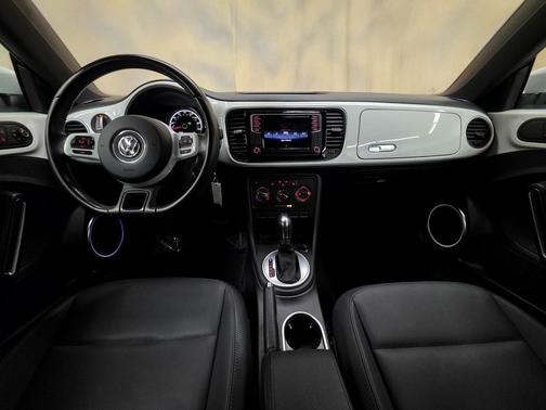 2016 Volkswagen Beetle 1.8T SE