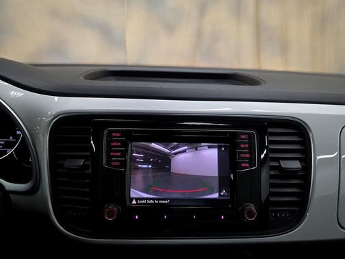 2016 Volkswagen Beetle 1.8T SE