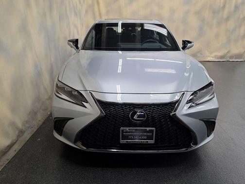 Iridium 2024 Lexus ES 300h F SPORT Handling