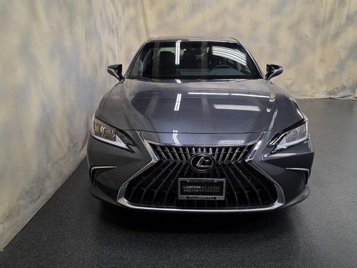 2025 Lexus ES 300h Base