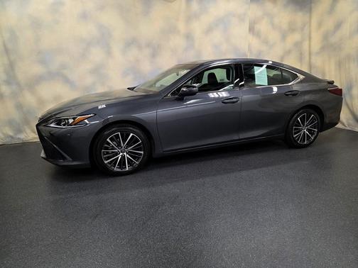 2025 Lexus ES 300h Base