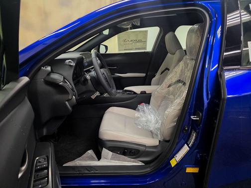 Ultrasonic Blue Mica 2.0 with Obsidian roof 2026 Lexus UX 300h F SPORT Design