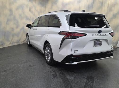 2023 Toyota Sienna XSE 7 Passenger