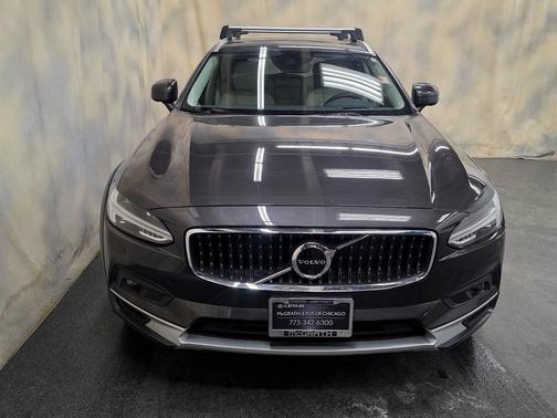 2021 Volvo V90 Cross Country T6