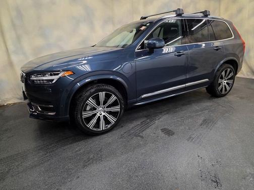 2024 Volvo XC90 Recharge Plug-In Hybrid T8 Ultimate Bright Theme 7-Seater
