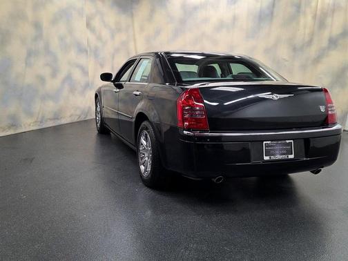 2005 Chrysler 300C Base